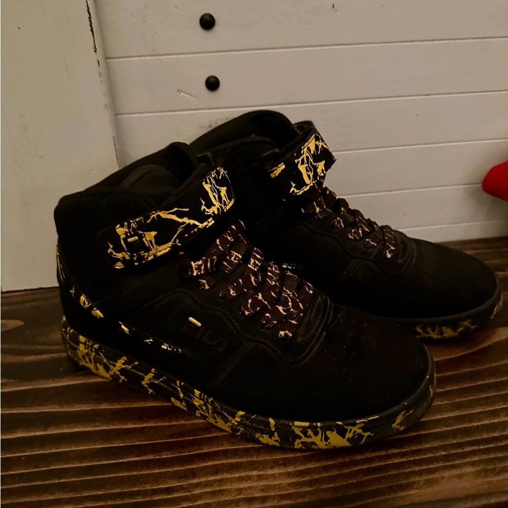 Boys black and yellow Fila basketball shoes